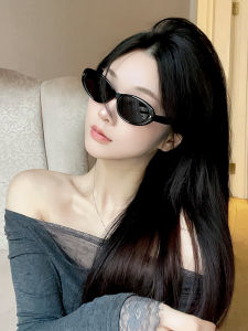 แว่นกันแดดทรงไขว้ตาแมวสไตล์ย้อนยุคสำหรับผู้หญิง แว่นกันแดดทรงกลมสำหรับถ่ายภาพในชีวิตประจำวันป้องกันรังสียูวี