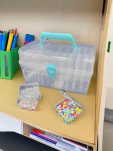 กล่องเก็บเครื่องประดับ 40 ช่อง กล่องเก็บของแบบพกพา กล่องเก็บของสำหรับทำเล็บ กล่องเก็บของใส กล่องเก็บของแบบมองเห็นได้ กล่องเก็บของแบบพับได้