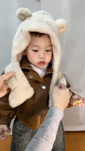 Mũ Trùm Tai Gấu Kèm Khăn Quàng Cổ Lông Mềm Dày Dặn Giữ Ấm Mùa Đông Cho Bé Trai Bé Gái Phong Cách Dễ Thương