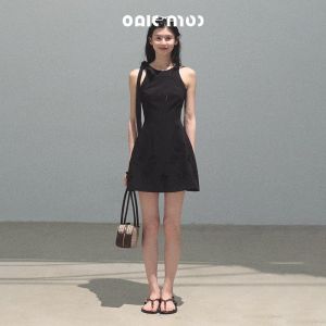 OAKMOO | Đầm Ôm Tay Dây Hoa Thêu Sáng Màu Trắng