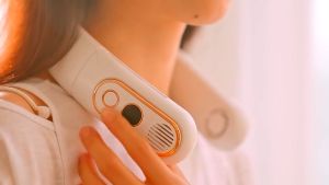 Quạt Đeo Cổ Mini H2K Tích Điện Không Cánh 4 Khoang Gió Thế Hệ Mới Với 3 Chế Độ GióKiểu Dáng Thể Thao Dung Lượng Pin 4000mAh