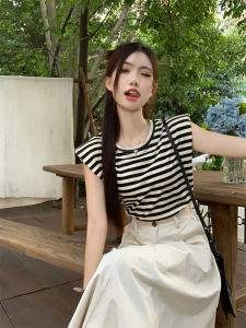 เสื้อยืดคอกลมแขนกุดทรงเข้ารูปสำหรับผู้หญิงในช่วงฤดูร้อนปี 2024 เสื้อผ้าทำงานสไตล์เกาหลีแฟชั่นสองชิ้น