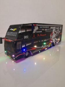 Bus miniatur po haryanto wayang