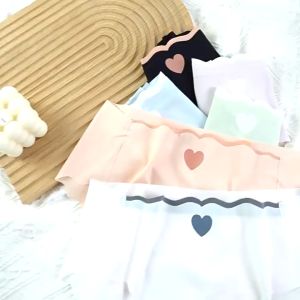 Angsa Kecil (CD-1005) CELANA DALAM WANITA PREMIUM QUALITY SEAMLESS Love Celana Dalam Wanita Motif Bunga CD Push Up