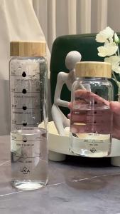 700/1000ML Large Capacity Glass Water Bottle With Time Stamped Lid Used For Drinking Transparent Milk Juice Birthday Gift