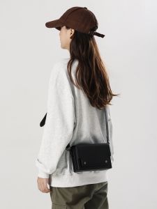 Mens Casual Crossbody Box Bag Fashionable PU Leather Single Shoulder Bag for Couples Versatile Leisure Style Youth Suitable