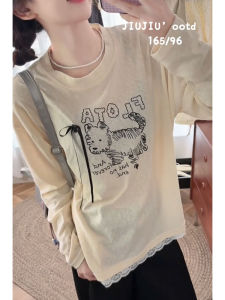 เสื้อยืดแขนยาวผู้หญิงฤดูใบไม้ผลิและฤดูใบไม้ร่วงสไตล์หวานและเผ็ดร้อนพร้อมโบว์ผีเสื้อและลายสัตว์พิมพ์ผ้าลูกไม้ตัดเย็บแบบต่อ