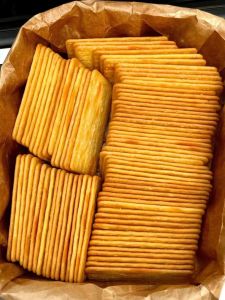 Crunchy Cheese Biscuits Snack for Office Leisure Individually Packaged Crispy Biscuits Salty Flavor Rock Burnt Cheese Flavor