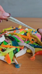 ปลายาง/หนอนยาง Mikado คละสี คละไซส์ บรรจุ 300g.