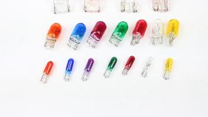 หลอดไฟเสียบ หลอดไฟเลี้ยว หลอดไฟ  T13( สีส้ม ) 12V 10W ไฟหรี่ ไฟเลี้ยว แบบเสียบ ขนาดเล็ก การสูญเสียต่ำ อายุยืนยาวขึ้น