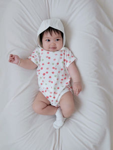 ชุดเดรสเด็กผ้าฝ้ายแท้สําหรับเด็กชายและเด็กหญิง Apple พิมพ์ฤดูร้อนแขนสั้น Jumpsuit สามเหลี่ยมปีนสไตล์วัสดุผ้าฝ้าย