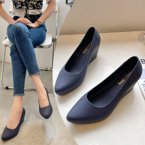Fashionable Jelly Rain Boots Womens Kitchen Rubber Shoes Anti-slip Flat Bottom Short Tube Casual Style Waterproof Shoes