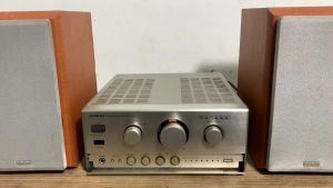 bán  Amply nghe nhạc đời vip Onkyo  A -  911M  bãi nhật CS 100w  hát rất tốt rất khoẻ