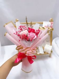 Tema Campuran Klasik Jambangan Bunga Kering dan Bunga Ros Classic Mix Theme Bouquet