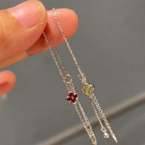 Minimalist Four Leaf Clover Diamond Bracelet Womens Luxury Unique Design Simple Fashion Versatile Elegance Hand Jewelry