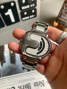 Đồng Hồ Nam Mới Concept Black Tech Rotating Square Design Non-Mechanical Quartz Steel Band High-End Feel Large Dial Mineral Glass