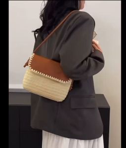 ถุงฟางใหม่ กระเป๋าสะพายข้างสตรีสไตล์เกาหลี เครื่องหนังพลิกปก (จัดส่งจากกรุงเทพ) B120