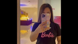 Kaos Cewe Barbie Hitam Pink: Desain Lucu Untuk Remaja