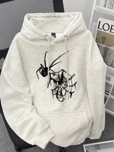 เสื้อสเวตเตอร์มีฮู้ดผ้าขนแกะพิมพ์ลายแมลงวันสไตล์อเมริกันย้อนยุคสำหรับผู้หญิง ฤดูใบไม้ผลิและฤดูใบไม้ร่วง ทรงหลวม แจ็คเก็ตฤดูหนาวแบบลำลองสำหรับคู่รัก