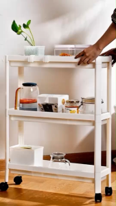 Lady Lin ชั้นวางของแบบมีล้อเลื่อน วางไว้ระหว่างช่องว่างแคบ ๆ ที่มีแนวลึกเข้าไป เช่น เคาน์เตอร์ครัวกับตู้เย็นได้