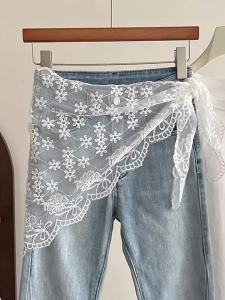XUANXUAN | Khăn Lụa Hình Tam Giác Đính Ren Tinh Tế Phối Với Quần Jeans Hoặc Váy