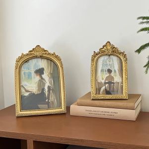 New French Retro Resin Photo Frame: A Stylish Addition to Your Home