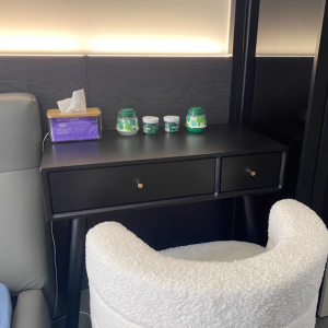 โต๊ะเครื่องแป้งไม้ โต๊ะเครื่องแป้งลิ้นชัก โต๊ะแต่งหน้าพร้อมลิ้นชัก  โต๊ะเครื่องแป้งขนาดกะทัดรัด โต๊ะเครื่องแป้งพร้อมลิ้นชักและชั้นวางของ โต๊ะข้างห้องนั่งเล่น กว้าง 60/80/100 ซม สไตล์เรียบง่ายสไตล์นอร์ดิก เหมาะสำหรับห้องขนาดเล็ก