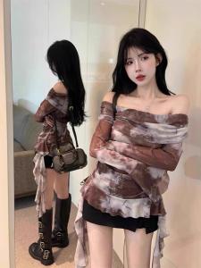 เสื้อเชิ้ตคอวีแขนยาวทรงเข้ารูปสไตล์ย้อนยุคสำหรับผู้หญิง ทรงเข้ารูป ผ้าโพลีเอสเตอร์ แขนยาว แขนกระดิ่ง ระบายอากาศได้ดี