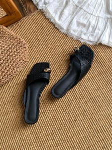 CAIZINI | Open-toe Metal Toe-ring Casual Vacation Sandals
