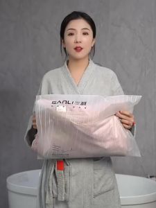 Bath towel specifically designed for bathing absorbs more water than pure cotton dries quickly does not shed hair suitable for adults and household use
