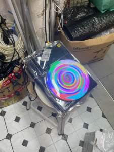 ไฟนีออนเฟล็กซ์วิ่ง 24 โวลต์ ม้วน 5 เมตรอุปกรณ์ครบชุดคุณลูกค้าซื้อไปเสียบปลั๊กไฟบ้านใช้งานได้เลยค่ะกันน้ำกันฝนค่ะติดตั้งได้ทั้งภายนอกและภายในค่ะ ซื้อไปประดับตกแต่งห้องร้านค้าร้านอาหารโรงจอดรถค่ะ สินค้ามีพร้อมส่งค่ะส่งจากกรุงเทพจัดส่งสินค้าทุกวันค่ะ