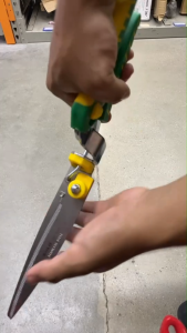 SOLO กรรไกรตัดหญ้า ใบมีดสแตนเลสแท้ แบบปรับหัว มีสปริง NO.3112 รุ่นงานหนัก