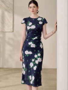Roey s house | Silk-like Crepe Wrinkled Round Neck Floral Dress for Summer Date and Commute Mid Length