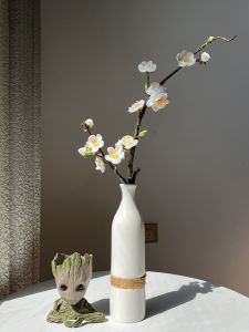 Modern Style Artificial Plum Blossom And Chrysanthemum Flowers Home Decorations Stage Props Hand Feeling Silk Flowers Zen Artistry Cabinet Ornaments