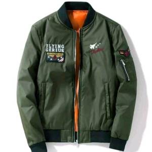 Jaket Bomber FLAYING murah- Jaket Bomber Pria masa kini yang mempunyai bahan despo tebal yang lembut dan waterproof dan keren dan nyaman dan memiliki bordiran yang nyaman banget