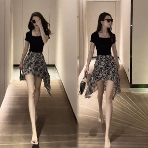 ผู้หญิง สูง เอว พิมพ์ดอกกุหลาบไม่สมมาตรมินิ กระโปรง เสื้อยืดแขนสั้นชุดสองชิ้น ฤดูร้อน ดีไซน์ Sense กระโปรงรัดรูป