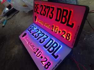 plat motor akrilik led timbul