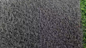 (ยกม้วนคุ้มกว่า) หญ้าเทียมสีเทาดำ 2 ซม สีสวย หญ้าเทียมขายส่ง หญ้าเทียมราคาถูก เคลือบUV+เสริมตาข่าย