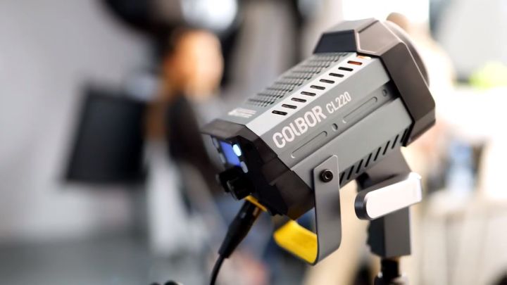 Colbor CL220 / CL220M / CL220R 220W Daylight RGB COB LED Video Light
