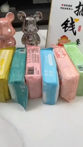 Set 8 Khăn giấy ướt mini bỏ túi du lịch Lốc 8 gói nhỏ