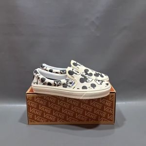 SEPATU VANS21 SLIP ON VAULT OG ANAHEIM KARAKTER MICKEY MOUSE KREM KANVAS 36-43