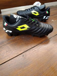 Sepatu bola  sol mika (sol dijahit muter)