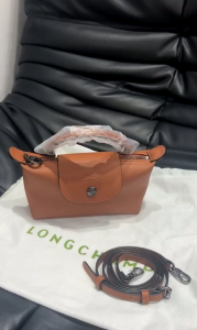 [Gift Box Packaging] spot goods Original authentic/ longchamp/ Mini/ Leather material Crossbody bag/ Handbag
