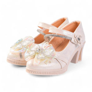 รองเท้าคัชชูเด็ก ดีไซน์น่ารักหน้าโบว์ประดับกิลเตอร์วิบวับเพิ่มความแวววาว สวมใส่สบาย เหมาะสำหรับงานพิเศษหรือชุดเจ้าหญิง