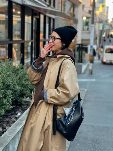 Large Capacity Leather Tote Bag Foldable Single Shoulder Hobo Bag Casual Style Womens Bag for Daily Use with Zipper Closure