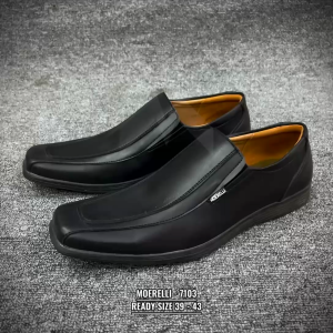 MOERELLI & CO FULL BLACK Sepatu Pantopel Pria Hitam Slip on Pendek Kulit Swedian Formal Kuliah Kerja Kantor Keren - Pantopel