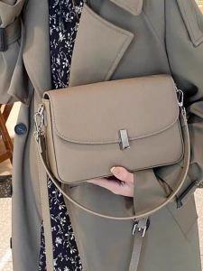 Large Capacity Leather Crossbody Bag Versatile Single Shoulder Bag for Women Fashionable Stylish Cowhide Handbag