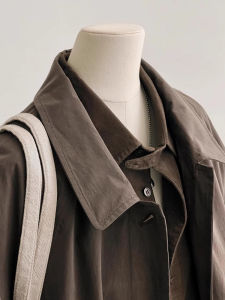 เสื้อแจ็คเก็ตยาวคลุมเข่าสีคาเฟ่สไตล์เกาหลีสำหรับผู้หญิง ฤดูใบไม้ร่วง/ฤดูหนาว 2025 รุ่นใหม่ ทรงหลวม ขนาดเล็ก เสื้อคลุมยาวคลุมเข่า