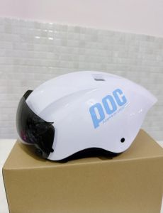 Nón POC trẻ em từ 10 đến 16 tuổi ( Nón trơn độ tem Poc ) kính bấm xịn