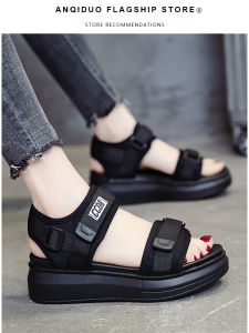 รองเท้าแตะส้นกลางพื้นนุ่มสำหรับผู้หญิงในช่วงฤดูร้อนปี 2025 รองเท้าแตะสไตล์โรมันชายหาดสไตล์นางฟ้าแบบอเนกประสงค์ รองเท้าแตะส้นหนา